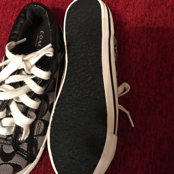 Shoes - Picture 4 of 4